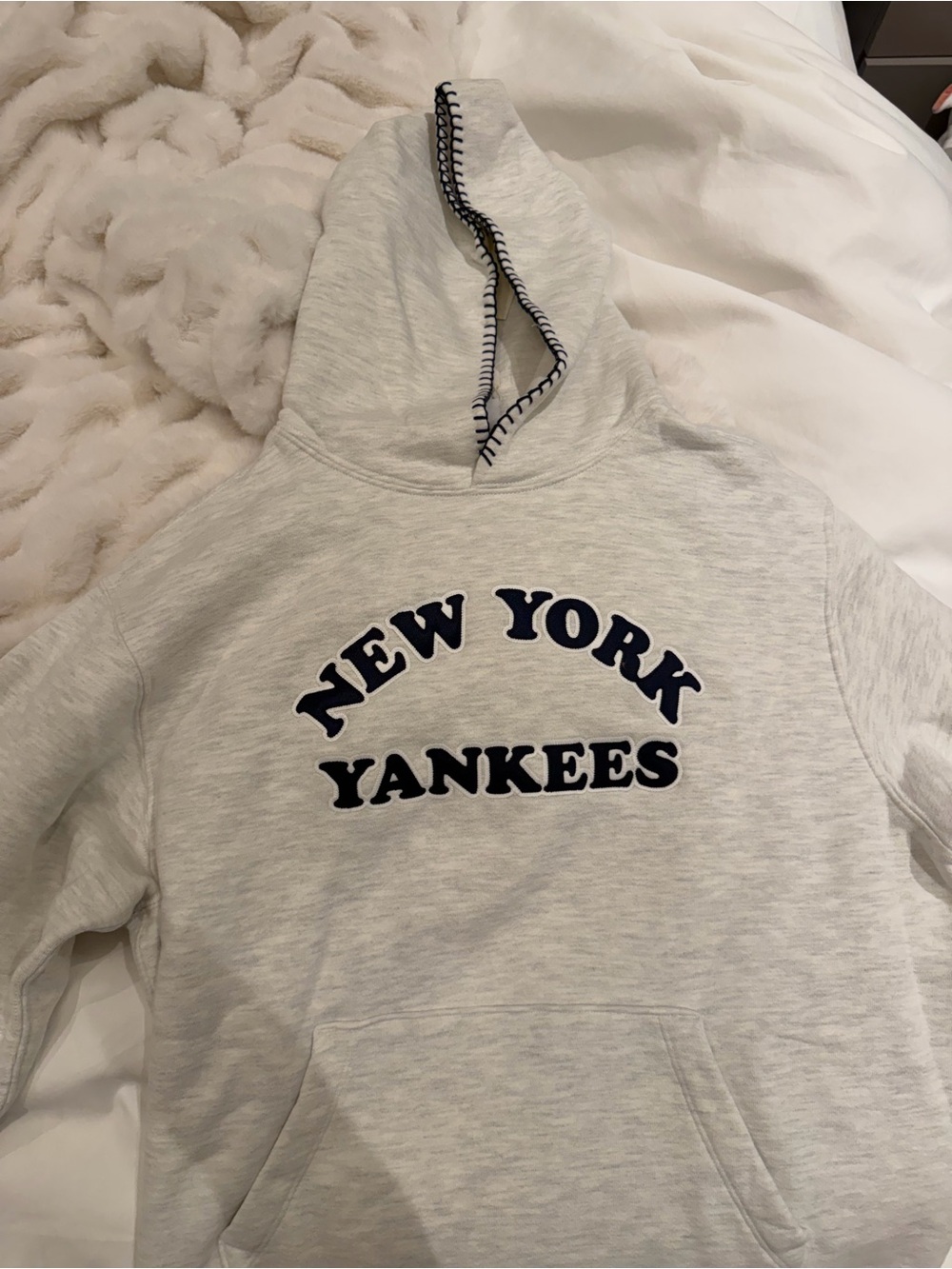 MADHAPPY X YANKEES NWT Genuine Merchandise Light Gray New York Yankees Hoodie